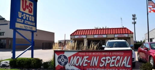 exterior photo of the u-stor northwest location